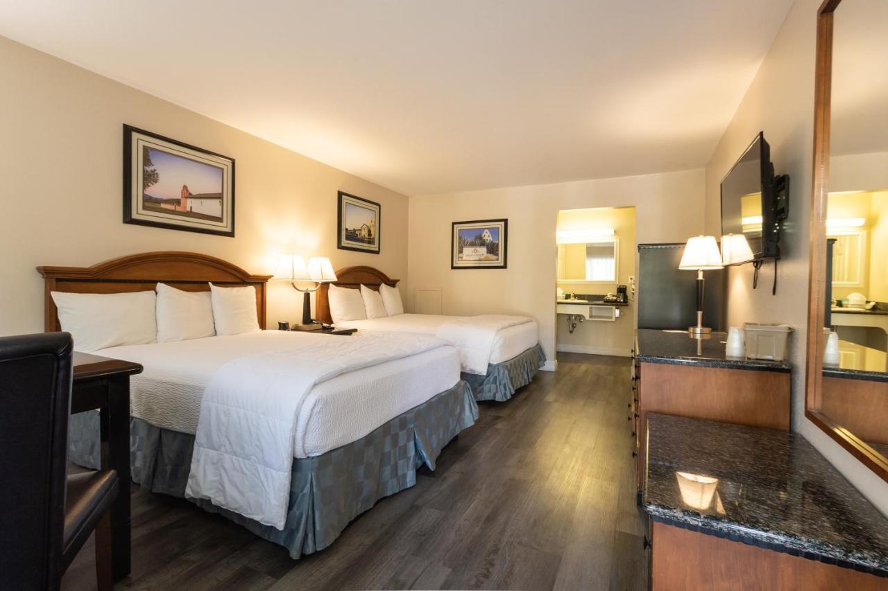 סולבנג King Frederik Inn מראה חיצוני תמונה